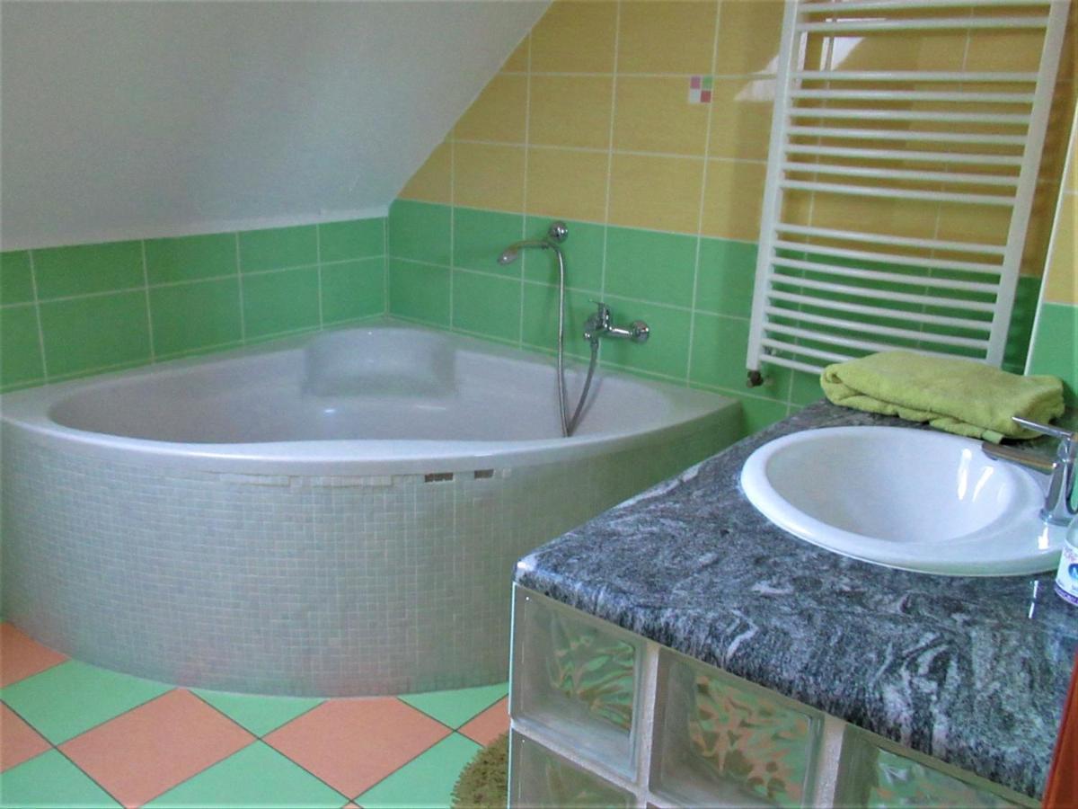 Menyhart Apartman Gyenesdiason 6 Fo Reszere Exteriér fotografie